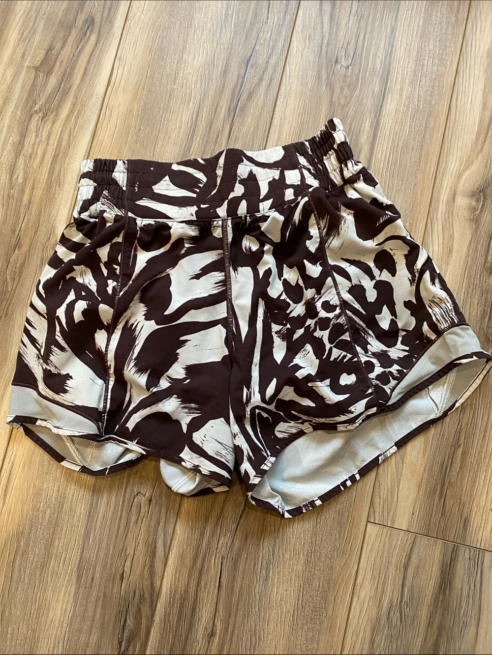 lululemon athletica Brown & Cream Abstract Athletic Shorts